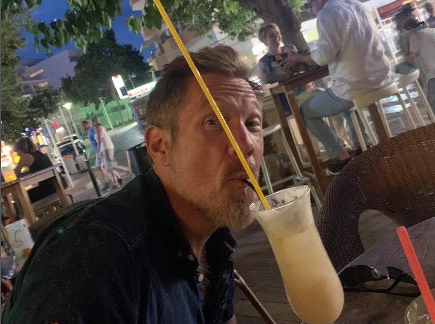 Billede: MC har set lærer Andersen ude på altanen