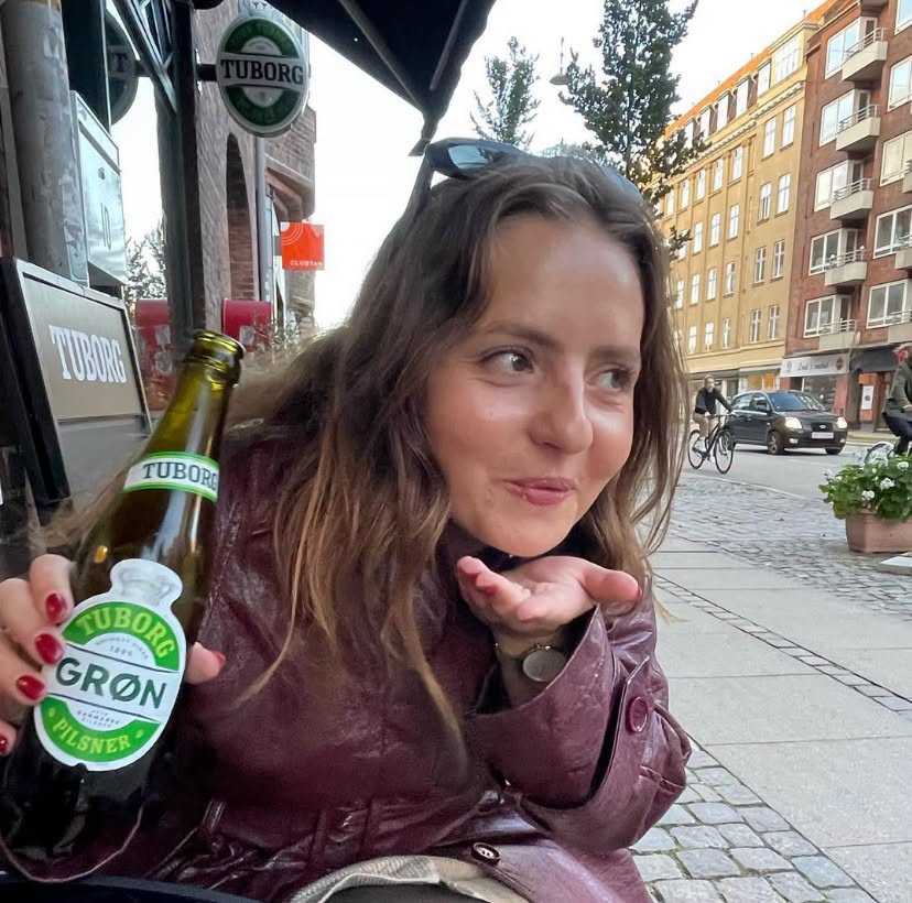 Billede: Adina Ren har mødt en serbisk våbenhandler